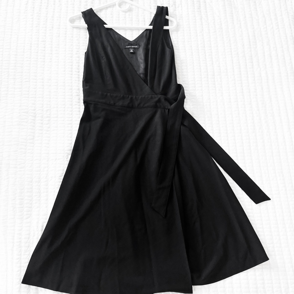 Banana Republic sleeveless black wrap dress. Size 4